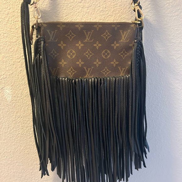 Louis Vuitton Monogram Brown Crossbody with Black Custom Fringe - Picture 1 of 4
